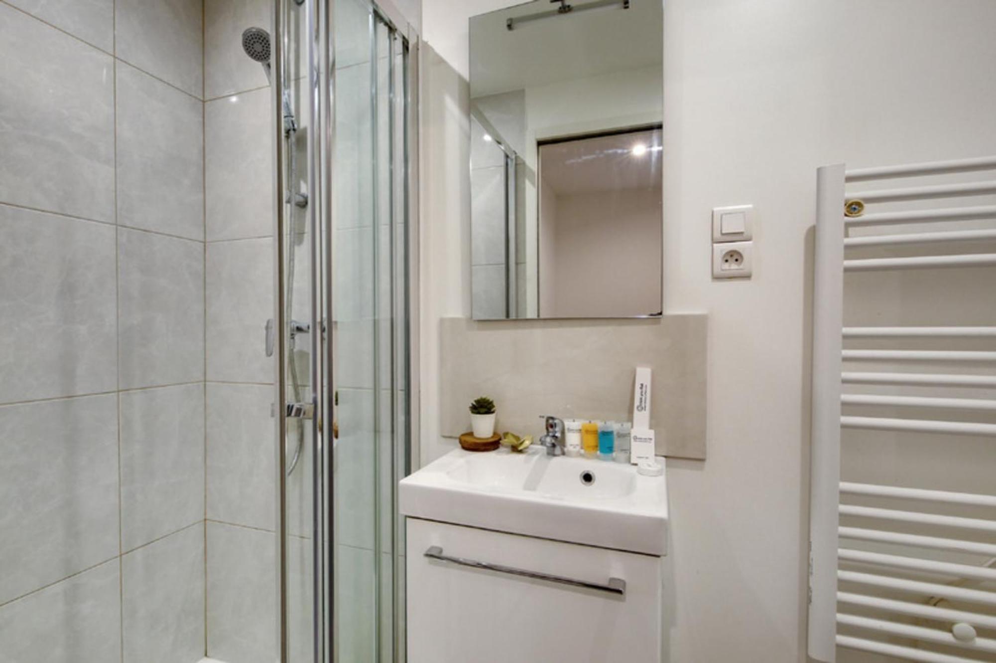 250 Suite Sainte - Superb Apartment In Paris Bagian luar foto